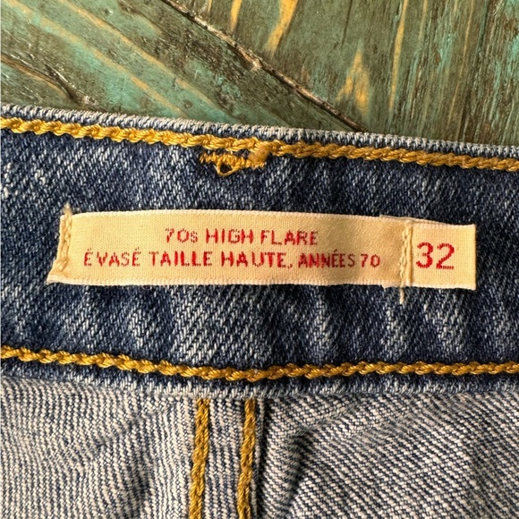 Levi's 70s High Rise Flare Jeans Size 32 - Picture 16 of 16